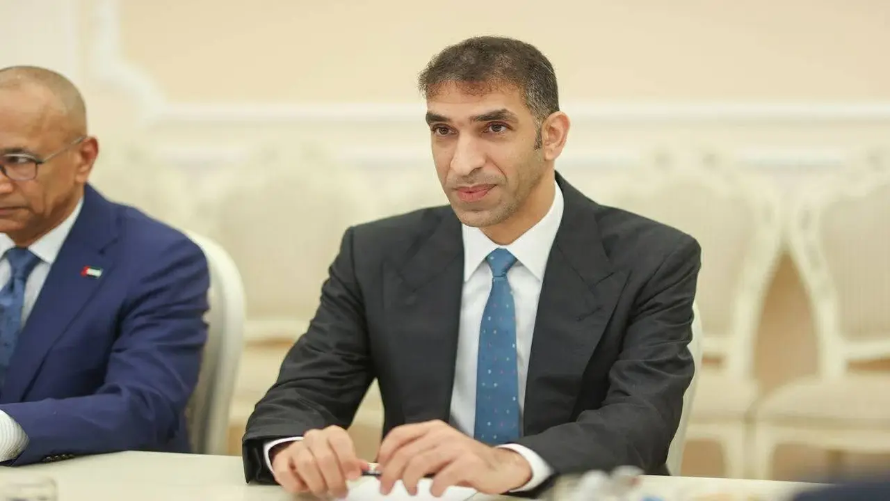 الزيودي يتوجه إلى بيلاروسيا لتعزيز التعاون التجاري والاستثماري